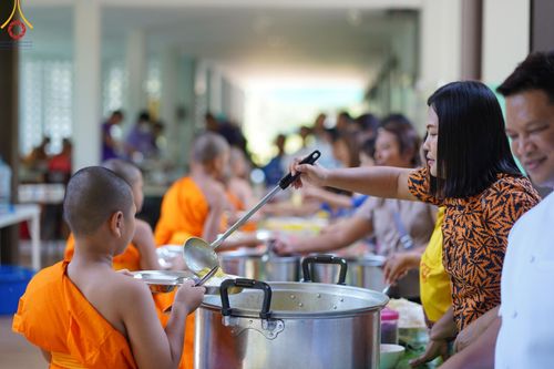 ภาพ No.61126:สามเณรออกบิณฑบาต และกิจกรรมอบรมสามเณร ในโครงการบรรพชาสามเณรฟื้นฟู พระพุทธศาสนาทั่วไทย ณ ศูนย์อบรมที่พักสงฆ์บ้านร่มเย็น จ.นราธิวาส วันที่ 2-15 เมษายน พ.ศ. 2567