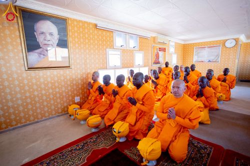 ภาพ No.231704:โครงการบรรพชาอุปสมบทหมู่ครั้งที่ 2 ณ วัดพระธรรมกายโจฮันเนสเบิร์ก ประเทศแอฟริกาใต้ วันอาทิตย์ 29 มิถุนายน พ.ศ. 2568