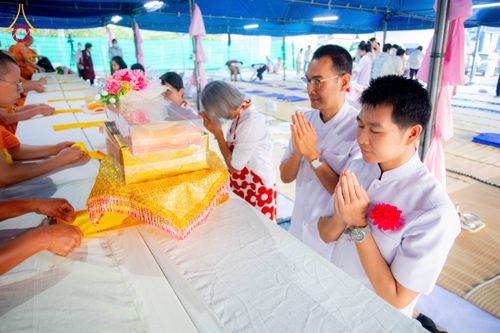 ภาพ No.191830:พิธีถวายภัตตาหารเป็นสังฆทาน แด่พระธรรมยาตรา ณ อนุสรณ์สถานคลองบางนางแท่น อ.สามพราน จ.นครปฐม ในโครงการธรรมยาตรา กตัญญูบูชา มหาปูชนียาจารย์ พระมงคลเทพมุนี(สด จนฺทสโร) พระผู้ปราบมาร อนุสรณ์สถาน 7 แห่ง ปีที่ 13 วันที่ 9 มกราคม พ.ศ. 2568