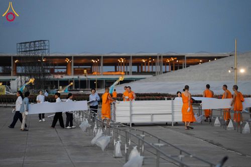 ภาพ No.326459:วันที่ 26 -27 เมษาบน พ.ศ.2569 การเก็บงานแผ่นหน้าโต๊ะที่ลานธรรม งานถวายมหาสังฆทาน 40,000 กว่าวัดทั่วประเทศ ณ ลานธรรม วัดพระธรรมกาย