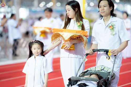 ภาพ No.240753:วันพุธที่ 27 สิงหาคม พ.ศ. 2568 พิธีทอดผ้าป่าเพื่อสร้างอาคาร  82 ปี หลวงพ่อธัมมชโย สมทบกฐินวัดพระธรรมกาย และกฐิน 30,000 วัดทั่วประเทศ ครั้งที่ 1