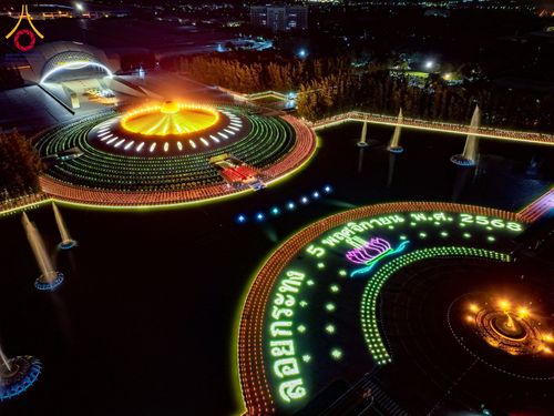 ภาพ No.266357:วันพุธที่ 5 พฤศจิกายน พ.ศ. 2568 (วันพระ ขึ้น 15 ค่ำ เดือน 12) พิธีลอยกระทงธรรม  ณ สระมหาเศรษฐีทะเลบุญ มหาวิหารพระมงคลเทพมุนี วัดพระธรรมกาย จ.ปทุมธานี