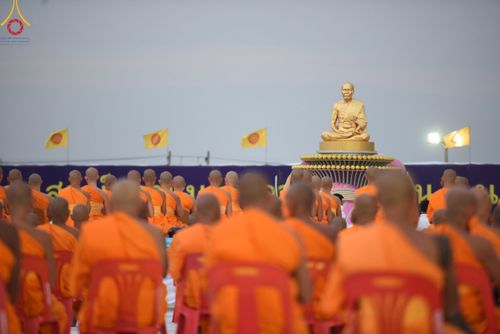 ภาพ No.118525:พิธีตักบาตรพระธรรมยาตรา ปีที่ 12 ณ อนุสรณ์สถานลำดับที่ 5 สถานที่เผยแผ่วิชชาธรรมกายครั้งแรก อนุสรณ์สถานบางปลา จ.นครปฐม วันที่ 25 มกราคม พ.ศ. 2567
