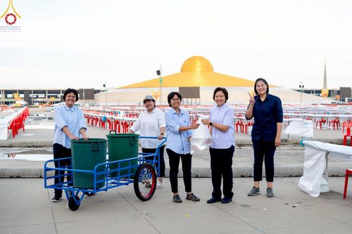 ภาพ No.218837:วันศุกร์ที่ 18 เมษายน พ.ศ. 2568 การเตรียมงานในลานธรรม , พระมหาธรรมกายเจดีย์ เพื่องานวันคุ้มครองโลก 22 เมษายน พ.ศ. 2568