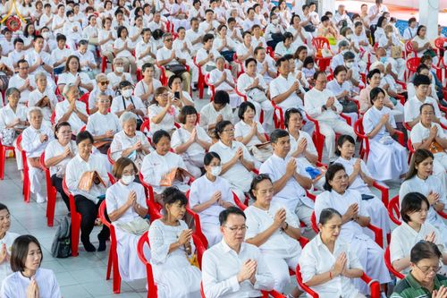 ภาพ No.162788:โครงการกฐินสามัคคีทั่วไทย 30,000 วัด บูชาธรรม 80 ปี หลวงพ่อธัมมชโย โดย คณะศิษยานุศิษย์วัดพระธรรมกาย ณ วัดโบสถ์บน จ.นนทบุรี วันที่ 19 ตุลาคม พ.ศ. 2567