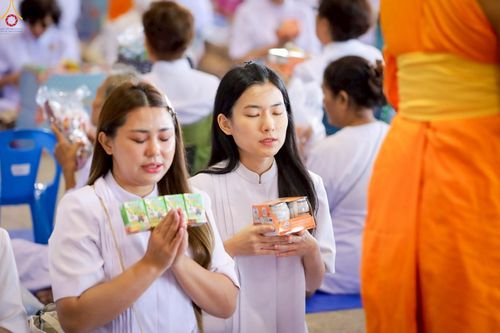 ภาพ No.263932:วันอาทิตย์ที่ 2 พฤศจิกายน พ.ศ. 2568 พิธีตักบาตรอาทิตย์ต้นเดือน ณ บ้านแก้วเรือนทองคุณยายฯ วัดพระธรรมกาย