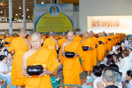 ภาพ No.240457:วันพุธที่ 27 สิงหาคม พ.ศ. 2568 พิธีตักบาตร ในวันธรรมชัย ณ วัดพระธรรมกาย จ.ปทุมธานี