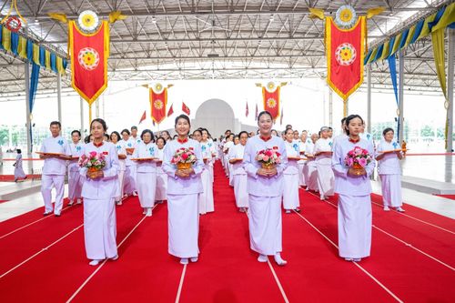 ภาพ No.154558:พิธีทอดผ้าป่าสมทบกฐินวัดพระธรรมกาย และสมทบกฐิน 30,000 วัดทั่วไทย ครั้งที่ 2 ณ สภาธรรมกายสากล วัดพระธรรมกาย วันอังคารที่ 17 กันยายน พ.ศ. 2567