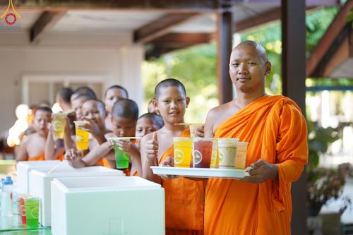 ภาพ No.61129:สามเณรออกบิณฑบาต และกิจกรรมอบรมสามเณร ในโครงการบรรพชาสามเณรฟื้นฟู พระพุทธศาสนาทั่วไทย ณ ศูนย์อบรมที่พักสงฆ์บ้านร่มเย็น จ.นราธิวาส วันที่ 2-15 เมษายน พ.ศ. 2567