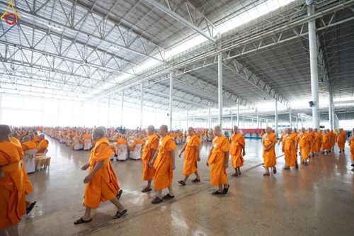 ภาพ No.59287:พิธีเจริญพระพุทธมนต์ ถวายภัตตาหารเป็นสังฆทาน เนื่องในวาระอายุวัฒนมงคล 80 ปี หลวงพ่อธัมมชโย ณ สภาธรรมกายสากล วัดพระธรรมกาย วันพุธที่ 24 เมษายน พ.ศ.2567