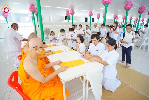 ภาพ No.62171:พิธีอุปสมบทในโครงการอุปสมบทหมู่ บูชาธรรมหลวงพ่อธัมมชโย พ.ศ.2567 ณ อุโบสถ วัดพระธรรมกาย จ.ปทุมธานี วันที่ 13-15 เมษายน พ.ศ. 2567