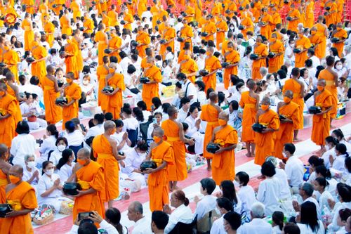 ภาพ No.116099:พิธีตักบาตรพระธรรมยาตรา ณ อนุสรณ์สถานลำดับที่ 4 สถานที่เกิดด้วยกายธรรม วัดโบสถ์(บน) จ.นนทบุรี วันที่ 21 มกราคม พ.ศ. 2567