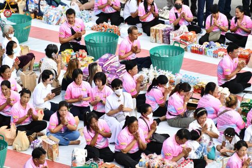 ภาพ No.150860:พิธีเจริญพระพุทธมนต์ และทำบุญตักบาตรแด่คณะสงฆ์ จำนวน 121 รูป เนื่องในโอกาสฉลองครบรอบ 120 ปี อำเภอคลองหลวง จังหวัดปทุมธานี เพื่อถวายเป็นพุทธบูชา ช่วยเหลือผู้ประสบความเดือดร้อนจากอุทกภัย และคณะสงฆ์ 323 วัด 4 จังหวัดชายแดนภาคใต้ วันเสาร์ที่ 31 สิงหาคม พ.ศ. 