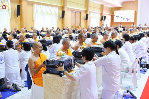 ภาพ No.89816:พิธีวางแผ่นจารึกชื่อ เพื่อนำไปประดิษฐานไว้ในฐานองค์พระประธาน เนื่องในโอกาสครบรอบ 10 ปี ศูนย์ปฏิบัติธรรมนครราชสีมา วันอาทิตย์ที่ 24 กันยายน พ.ศ. 2566