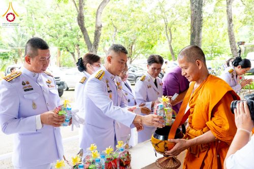 ภาพ No.227142:วันอังคารที่ 3 มิถุนายน พ.ศ. 2568 นายอำเภอคลองหลวง นำพสกนิกรรวมใจภักดิ์ สมเด็จพระนางเจ้าฯ พระบรมราชินี เนื่องในโอกาสวันเฉลิมพระชนมพรรษา ณ อาคารปลูกศรัทธา 2 วัดพระธรรมกาย อ.คลองหลวง จ.ปทุมธานี