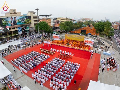 ภาพ No.210336:วันอาทิตย์ที่ 9 มีนาคม พ.ศ. 2568 พ่อเมืองโคราชจัดตักบาตรพระหมื่น ทำบุญเมือง 557 ปี