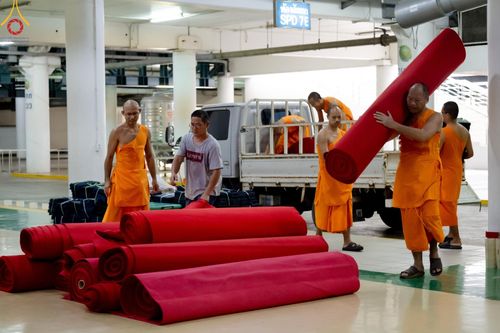 ภาพ No.60581:V.38 ทุ่มพลังเพื่อพ่อครบ 80 ปี ภาพการเตรียมงานของหน่วยงานต่างๆ เพื่อพิธีฉลองอายุวัฒนมงคล 80 ปี หลวงพ่อธัมมชโย และรับถวายมหาสังฆทาน 10,000 กว่าวัดทั่วประเทศ ในวันคุ้มครองโลก วันจันทร์ที่ 22 เมษายน พ.ศ. 2567