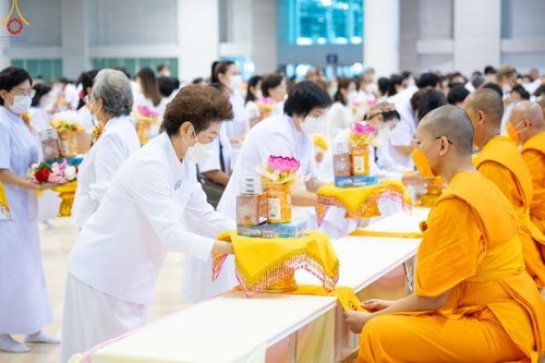 ภาพ No.85829:พิธีถวายคิลานเภสัชและอุปกรณ์การแพทย์ บูชาธรรมเนื่องในวันธรรมชัย วันที่ 19 สิงหาคม พ.ศ. 2566 ณ ห้องแก้วสารพัดนึก วัดพระธรรมกาย