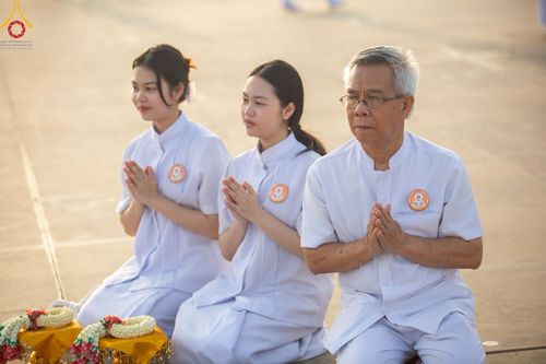 ภาพ No.217010:วันเสาร์ที่ 12 เมษายน พ.ศ. 2568 พิธีเวียนประทักษิณรอบพระมหาธรรมกายเจดีย์  พิธีวันทาเจดีย์ พิธีขอขมาและมอบผ้าไตร ในโครงการอุปสมบทหมู่ บูชาธรรมหลวงพ่อธัมมชโย, โครงการธรรมทายาท ระดับอุดมศึกษา รุ่นที่ 52 ,  โครงการบวชพระนานาชาติ AEC & WAB CEO รุ่นที่ 4 , ณ ว