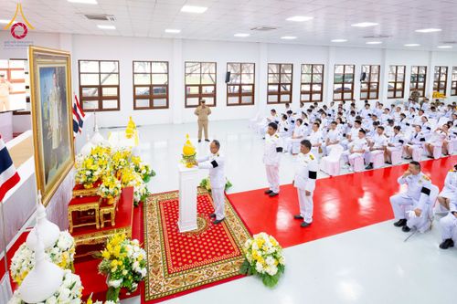 ภาพ No.276074:วันที่ 5 ธันวาคม พ.ศ. 2568 พสกนิกรอำเภอคลองหลวง พร้อมใจบำเพ็ญกุศลอุทิศถวาย “ในหลวงรัชกาลที่ 9” น้อมรำลึกในพระมหากรุณาธิคุณ เนื่องในวันคล้ายวันพระบรมราชสมภพ วันชาติ และวันพ่อแห่งชาติ ณ อาคารปลูกศรัทธา 2 วัดพระธรรมกาย อำเภอคลองหลวง จังหวัดปทุมธานี