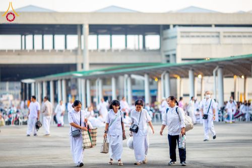 ภาพ No.209396:วันอาทิตย์ที่ 2 มีนาคม พ.ศ. 2568 พิธีตักบาตร ข้าวสารอาหารแห้ง ณ บ้านแก้วเรือนทองคุณยายฯ สภาธรรมกายสากล วัดพระธรรมกาย