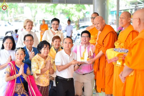 ภาพ No.193924:วัดพระธรรมกาย จัดงานวันเด็กแห่งชาติ ประจำปี พ.ศ.2568 ออกร้านอาหาร 200 ร้าน มอบของขวัญหลายหมื่นชิ้น วันที่ 12 มกราคม พ.ศ. 2568 วัดพระธรรมกาย อ.คลองหลวง จ.ปทุมธานี