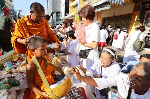 ภาพ No.147925:มหาสังฆทานครั้งยิ่งใหญ่ ตักบาตรพระ 10,000 รูป คณะสงฆ์ 4 ประเทศ 14 จังหวัดภาคใต้ วันอาทิตย์ที่ 11 สิงหาคม พ.ศ. 2567 ณ นิพัทธ์อุทิศ 3 ใจกลางนครหาดใหญ่ จ.สงขลา