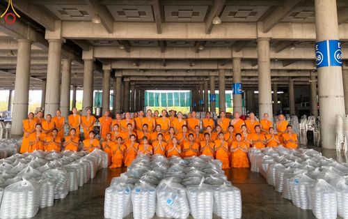 ภาพ No.61402:V.36 ทุ่มเทเพื่อพ่อ 80 ปี ภาพการเตรียมงานของหน่วยงานต่างๆ เพื่อพิธีฉลองอายุวัฒนมงคล 80 ปี หลวงพ่อธัมมชโย และรับถวายมหาสังฆทาน 10,000 กว่าวัดทั่วประเทศ ในวันคุ้มครองโลก จันทร์ที่ 22 เมษายน พ.ศ.2567