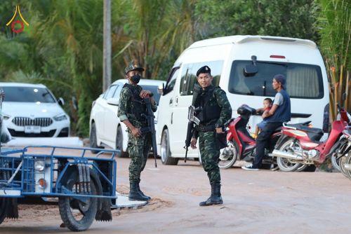 ภาพ No.76252:พิธีกลั่นแผ่นดินสร้างมหาเจดีย์ปัตตานี , พิธีตักบาตรแด่พระภิกษุสงฆ์ 159 รูป ,  พิธีทอดผ้าป่า , พิธีโปรยรัตนชาติ ,  พิธีจุดประทีปถวายเป็นพุทธบูชา ณ ศูนย์อบรมเยาวชนปัตตานี จ.ปัตตานี วันอาทิตย์ที่ 5 กุมภาพันธ์ พ.ศ.2566