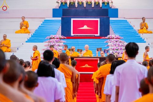 ภาพ No.153255:พิธีมุทิตาสักการะ พระภิกษุ-สามเณร ผู้สอบไล่ได้เปรียญธรรม ประโยค 1-2 ถึงประโยค ป.ธ.9 และบาลีศึกษา ประโยค1-2 ถึง บ.ศ.9 , พิธีมอบดวงแก้วสามเณรผู้ทรงบาลีไวยากรณ์ วัดพระธรรมกาย และ ศูนย์ส่งเสริมศีลธรรมในประเทศและต่างประเทศ วันอาทิตย์ที่ 8 กันยายน พ.ศ.2567