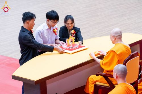 ภาพ No.207591:พิธีมอบโล่พระราชทาน สมเด็จพระกนิษฐาธิราชเจ้า กรมสมเด็จพระรัตนราชสุดาฯ สยามบรมราชกุมารี และโล่เกียรติยศโครงการตอบปัญหาธรรมะ "ทางก้าวหน้า" ครั้งที่ 42 พิธีมอบโล่วัชรเกียรติยศ โครงการตอบปัญหาศีลธรรมเพื่อสันติภาพโลก (WORLD-PEC) ครั้งที่ 18 วันที่ 12 ก.พ. 2568