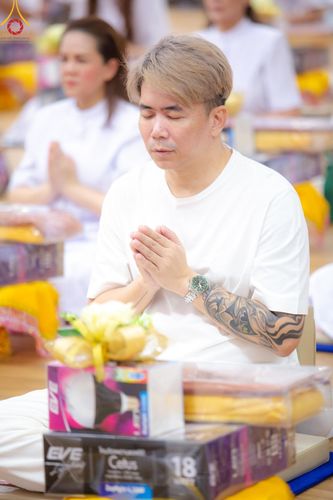 ภาพ No.145294:พิธีถวายผ้าอาบน้ำฝนและประทีปโคมไฟ ณ สภาธรรมกายสากล วัดพระธรรมกาย วันเสาร์ที่ 20 กรกฎาคม พ.ศ. 2567