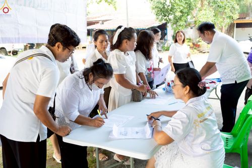 ภาพ No.234440:วันพฤหัสบดีที่ 24 กรกฎาคม พ.ศ. 2568 พิธีถวายสังฆทานแก่คณะสงฆ์ 323 วัด , พิธีมอบกองทุนหนุนแรงใจช่วยครูใต้ , พิธีทำบุญส่วนกุศลแด่ผู้วายชนม์ ในเหตุการณ์ความไม่สงบ 4 จังหวัด ชายแดนภาคใต้ (ปัตตานี , ยะลา , นราธิวาส , สงขลา) ปีที่ 21 ครั้งที่ 179 ณ วัดเวฬุวัน 