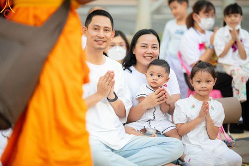 ภาพ No.202070:พิธีต้อนรับพระธรรมยาตรา ณ อนุสรณ์สถานลำดับที่ 7 สถานที่ขยายวิชชาธรรมกาย วัดพระธรรมกาย ต.คลองสาม อ.คลองหลวง จ.ปทุมธานี ในโครงการธรรมยาตรา กตัญญูบูชา มหาปูชนียาจารย์ พระมงคลเทพมุนี(สด จนฺทสโร) พระผู้ปราบมาร อนุสรณ์สถาน 7 แห่ง ปีที่ 13 วันที่ 26 มกราคม 2568