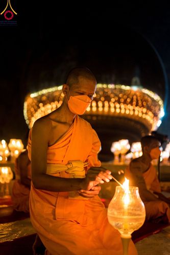 ภาพ No.107176:พิธีจุดประทีปถวายเป็นพุทธบูชา และบูชาธรรมมหาปูชนียาจารย์ ในโครงการธรรมยาตรากตัญญูบูชา มหาปูชนียาจารย์ พระมงคลเทพมุนี(สด จนฺทสโร) พระผู้ปราบมาร  อนุสรณ์สถาน 7 แห่ง ปีที่ 12  วันที่ 6 มกราคม พ.ศ. 2567 ณ อนุสรณ์สถานมหาวิหารพระมงคลเทพมุนี อ.สองพี่น้อง จ.สุพร