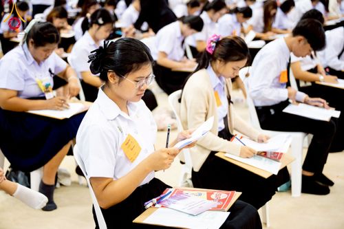 ภาพ No.273354:วันที่ 23 พฤศจิกายน พ.ศ. 2568 การสอบตอบปัญหาธรรมะ ทางก้าวหน้า "ระดับอุดมศึกษา" ณ ห้องแก้วสารพัดนึก 1 สภาธรรมกายสากล วัดพระธรรมกาย จ.ปทุมธานี