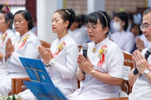 ภาพ No.202205:พิธีเจริญพระพุทธมนต์ ปฏิบัติธรรม มอบทุนการศึกษา ถวายสังฆทาน 108 วัด เพื่อถวายเป็นพุทธบูชา และขับเคลื่อนโครงการหมู่บ้านรักษาศีล 5 โดยคณะสงฆ์จังหวัดนครปฐม คณะศิษยานุศิษย์วัดพระธรรมกาย โครงการธรรมยาตรา ปีที่ 13 ณ วัดบางปลา อำเภอบางเลน จังหวัดนครปฐม