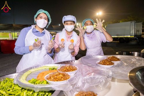 ภาพ No.198384:พิธีถวายภัตตาหารเป็นสังฆทาน แด่พระธรรมยาตรา ณ อนุสรณ์สถานบางปลา วัดบางปลา อำเภอบางเลน จังหวัดนครปฐม ในโครงการธรรมยาตรา กตัญญูบูชา มหาปูชนียาจารย์ พระมงคลเทพมุนี(สด จนฺทสโร) พระผู้ปราบมาร อนุสรณ์สถาน 7 แห่ง ปีที่ 13 วันที่ 20 มกราคม พ.ศ. 2568