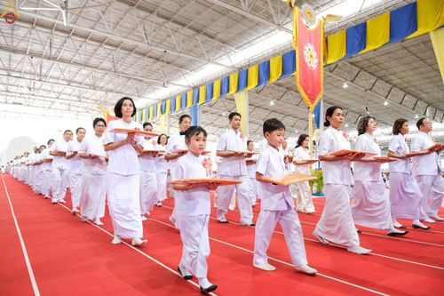 ภาพ No.251617:วันที่ 10 ตุลาคม พ.ศ. 2568 พิธีทอดผ้าป่าสมทบกฐินวัดพระธรรมกาย และสมทบกฐิน 30,000 กว่าวัดทั่วประเทศ ครั้งที่ 3 ณ สภาธรรมกายสากล วัดพระธรรมกาย