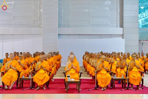 ภาพ No.222827:วันอาทิตย์ต้นเดือนที่ 4 พฤษภาคม พ.ศ. 2568 พิธีบูชาข้าวพระ ณ สภาธรรมกายสากล วัดพระธรรมกาย