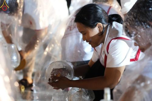 ภาพ No.119446:V.18 ทันทีม การเตรียมงาน เก็บงาน การรับบุญของเจ้าหน้าที่หน่วยงานต่างๆ เพื่อโครงการธรรมยาตรา กตัญญูบูชามหาปูชนียาจารย์ พระมงคลเทพมุนี (สด จนฺทสโร) พระผู้ปราบมาร อนุสรณ์สถาน 7 แห่ง ปีที่ 12 ระหว่างวันที่ 2 - 31 มกราคม พ.ศ.2567