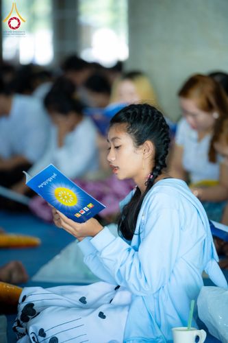 ภาพ No.143735:พิธีถวายผ้าไตร, สวดธรรมจักร, ปฏิบัติธรรม และฟังแสดงพระธรรมเทศนา ภาษาเมียนมา โดยมีสาธุชนชาวเมียนมากว่า 4,000 คน เข้าร่วมพิธี ณ มหารัตนวิหารคด วัดพระธรรมกาย วันอาทิตย์ที่ 7 กรกฎาคม พ.ศ. 2567