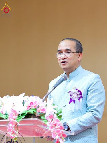 ภาพ No.196105:ผู้ว่าปทุมฯ เปิดงานวันครู ครั้งที่ 69 พ.ศ. 2568 จังหวัดปทุมธานี “เรียนดี มีความสุข : ครูไทยร่วมใจปฏิวัติการศึกษา เด็กฉลาดคิด ฉลาดทำ” ณ วัดพระธรรมกาย - รวมใจระลึกถึงพระคุณบูรพาจารย์ ยกย่องเชิดชูเกียรติผู้ประกอบวิชาชีพทางการศึกษาที่ประกอบคุณงามความดี 