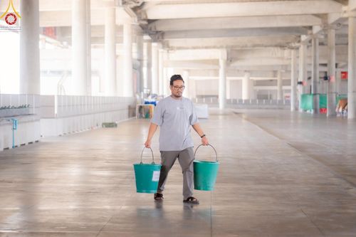 ภาพ No.218325:วันที่ 12-18 เมษายน พ.ศ. 2568 พระภิกษุและเจ้าหน้าที่อาสาสมัคร เตรียมพื้นที่ต้อนรับพักค้างพระสังฆาธิการ เนื่องในงานวันคุ้มครองโลก 22 เมษายน พ.ศ. 2568