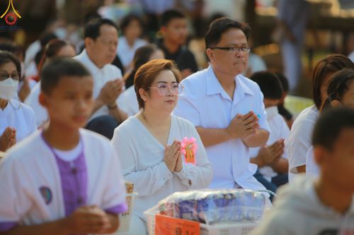 ภาพ No.81345:พิธีตักบาตรพระ ๑,๐๒๘ รูป ถวายเป็นพุทธบูชา เนื่องในสัปดาห์วิสาขบูชาโลก  ช่วยคณะสงฆ์ ๓๒๓ วัด ๔ จังหวัดชายแดนใต้ วันอาทิตย์ที่ ๒๘ พฤษภาคม พ.ศ.๒๕๖๖ ณ ศูนย์ปฎิบัติธรรมดอยหล่อ อำเภอดอยหล่อ จังหวัดเชียงใหม่