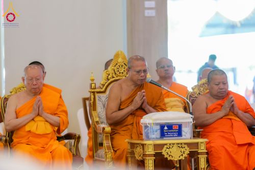 ภาพ No.313765:วันเสาร์ที่ 14 มีนาคม พ.ศ. 2569 พิธีตักบาตรแด่คณะสงฆ์ 323 วัด 4 จังหวัดชายแดนภาคใต้ พิธีถวายสังฆทานแด่คณะสงฆ์ 323 วัด ปีที่ 22 ครั้งที่ 183 พิธีมอบกองทุนหนุนแรงใจช่วยครูใต้ ปีที่ 19 ครั้งที่ 146 และพิธีทำบุญอุทิศส่วนกุศลให้ผู้วายชนม์ ณ ศูนย์ปฏิบัติธรรมภา