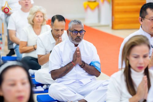 ภาพ No.313228:วันอาทิตย์ที่ 8 มีนาคม พ.ศ. 2569 พิธีสมโภชรูปเหมือนพระมงคลเทพมุนี (สด จนฺทสโร) และพิธีทอดผ้าป่าสามัคคีเพื่อสร้างวิหารพระมงคลเทพมุนี ณ วัดพุทธเคปทาวน์ ประเทศแอฟริกาใต้