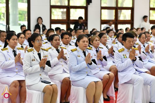 ภาพ No.344227:วันที่ 12 สิงหาคม พ.ศ. 2569  พสกนิกรชาวอำเภอคลองหลวง พร้อมใจร่วมพิธีสวดพระพุทธมนต์และทำบุญตักบาตรถวายพระราชกุศล เนื่องในวันคล้ายวันพระราชสมภพ สมเด็จพระบรมราชชนนีพันปีหลวง และวันแม่แห่งชาติ 12 สิงหาคม 2569