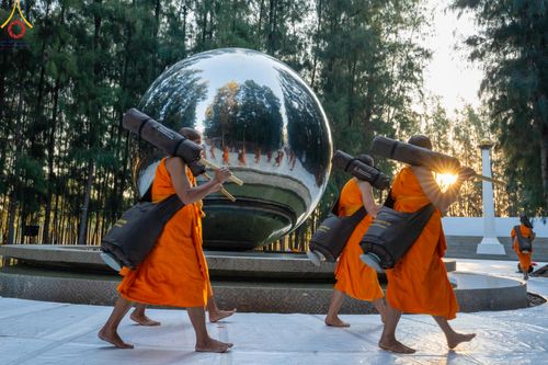 ภาพ No.106271:พระธรรมยาตราร่วมปฏิบัติธรรม และถ่ายภาพหมู่ประวัติศาสตร์ ในโครงการธรรมยาตรากตัญญูบูชา มหาปูชนียาจารย์ พระมงคลเทพมุนี(สด จนฺทสโร) พระผู้ปราบมาร  อนุสรณ์สถาน 7 แห่ง ปีที่ 12  วันที่ 4 มกราคม พ.ศ. 2567  ณ อนุสรณ์สถานมหาวิหารพระมงคลเทพมุนี จ.สุพรรณบุรี