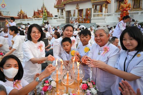 ภาพ No.297043:วันที่ 17 มกราคม พ.ศ. 2569 พิธีจุดประทีปถวายเป็นพุทธบูชา และบูชาธรรมมหาปูชนียาจารย์ (ภาพชุดที่ 2) ณ วัดโบสถ์บน ต.บางคูเวียง จ.นนทบุรี อนุสรณ์สถานลำดับที่ 4 สถานที่เกิดด้วยกายธรรม ในโครงการธรรมยาตรา กตัญญูบูชา มหาปูชนียาจารย์ พระมงคลเทพมุนี(สด จนฺทสโร) พร